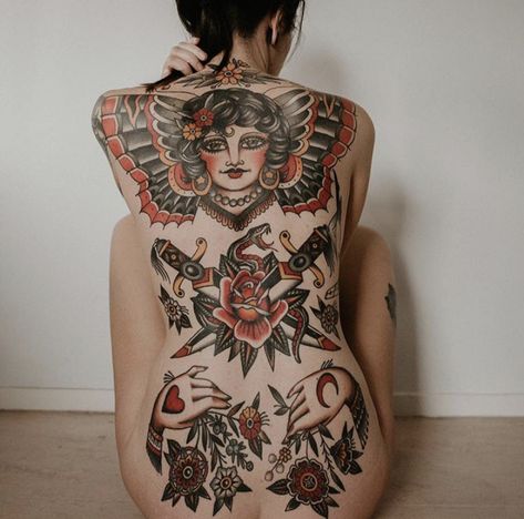 Traditional Tattoo Back Piece, Back Piece Tattoo Men, Traditional Back Tattoo, Wing Tattoo Men, Tato Tradisional, Backpiece Tattoo, American Traditional Tattoos, Dragon Tattoo Back Piece, Tattoos Traditional