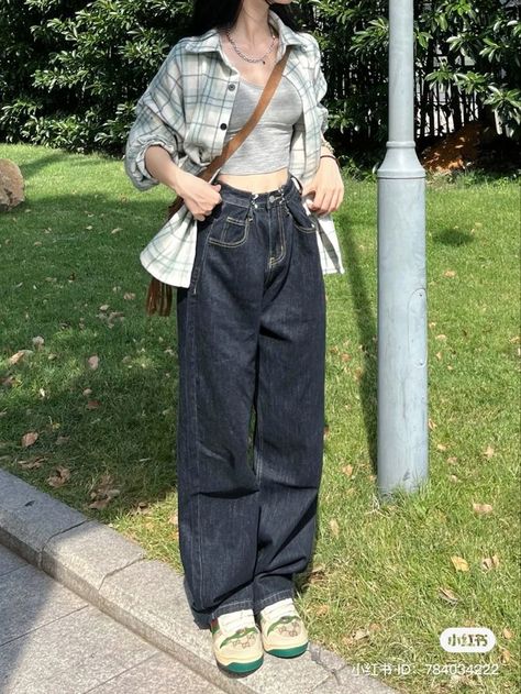 Low Rise Jeans Outfit Asian, Best Places To Buy Jeans, Places To Buy Jeans, New Jeans Fashion, Peony Aesthetic, Fairy Grunge Style, Korean Outfit Street Styles, Aesthetic Streetwear, Street Outfits