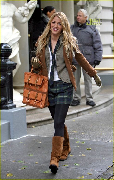 Serena Van Der Woodsen Outfit, Serena Van Der Woodsen Style, Blake Lively Gossip Girl, Mode Gossip Girl, Gossip Girl Serena, Serena Van Der, Gossip Girl Outfits, Serena Van, Serena Van Der Woodsen