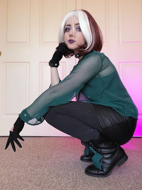 Rogue Halloween Costume, Rogue Cosplay, Goth Steampunk, Cosplay Inspiration, Marvel Xmen, Alt Girls, Pose References, Marvel Cosplay, Dynamic Poses