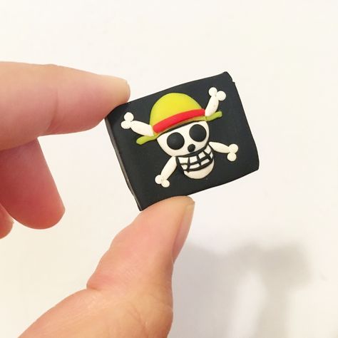 Luffy Clay Art, One Piece Polymer Clay, Luffy Pirate Flag, Anime Clay Ideas, Anime Polymer Clay, Clay One Piece, Anime Clay, Crafts Anime, Pets Painting