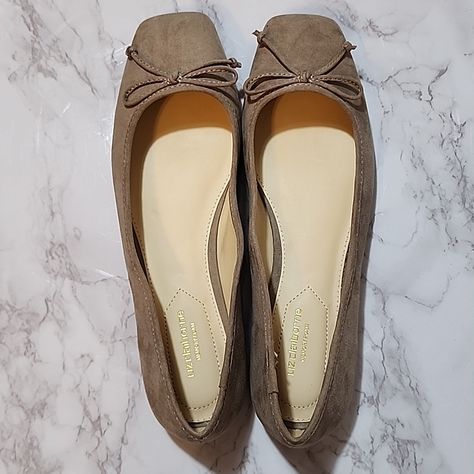 Liz Claiborne Taupe Micro Faux Suede Flushing Ballet Flats With Bow Detail * Round Toe, Slip On Design * Memory Foam For Cushion Support * Faux Suede Material Pink Loafers, Blue Suede Loafers, Womens Black Flats, Black Suede Loafers, Brown Leather Shoes, Brown Flats, Suede Flats, Comfortable Flats, Suede Loafers