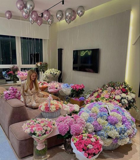 House Filled With Flowers, Flowers In House, Room Of Flowers, Room Full Of Flowers, Aesthetic Boots, Summer Date Night Outfit, Luxury Birthday Gifts, Pink Flower Bouquet, Spring Night