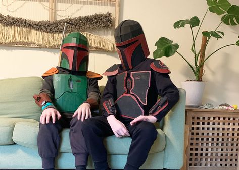 DIY CARDBOARD ARMOUR Diy Customes, Cardboard Armour, Diy Customes Halloween, Diy Cardboard Costumes, Large Cardboard Letters, Cardboard Helmet, Cardboard Costumes, Helmet Pattern, Mandalorian Costume