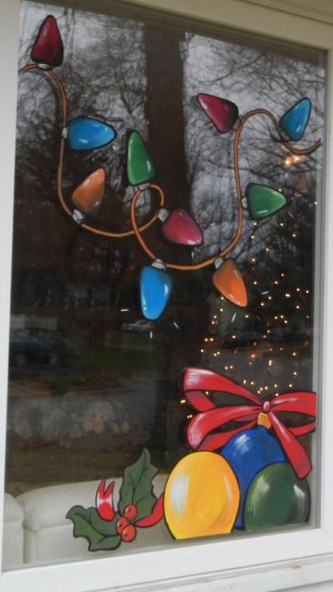 Painted Store Windows Christmas, Window Design For Christmas, Window Drawings Art, Old Window Painting Ideas Diy Projects, Happy Holidays Window Painting, Easy Winter Window Painting, Cute Christmas Window Paintings, Holiday Window Painting Diy, Painting Christmas Windows