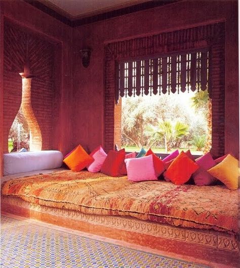 so exotic Gömda Rum, Bohemian Style Interior Design, Design Marocain, Style Marocain, Indian Interiors, Indian Home Interior, Moroccan Interiors, Indian Decor, Moroccan Decor