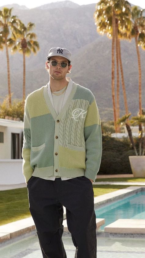 Men Cardigan Street Style, Kith Mens Outfit, California Fashion Men, Mens Spring 2024 Fashion, Kith Outfit Men, Men’s Fashion Spring 2024, Mens Spring Fashion 2023, Casual Spring Outfits Men, Spring Fits Men