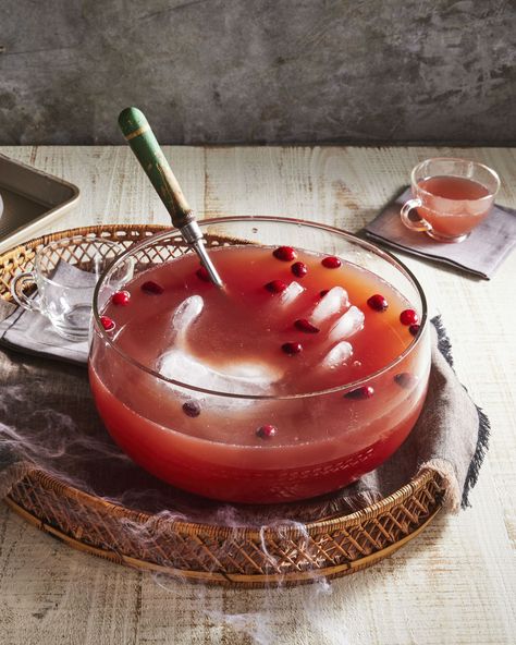 countryliving Witches Brew Punch, Spooky Punch, Easy Halloween Cocktails, Halloween Party Drinks, Halloween Punch, Mini Cheesecake Recipes, Halloween Cocktails, Halloween Drinks, Punch Recipes