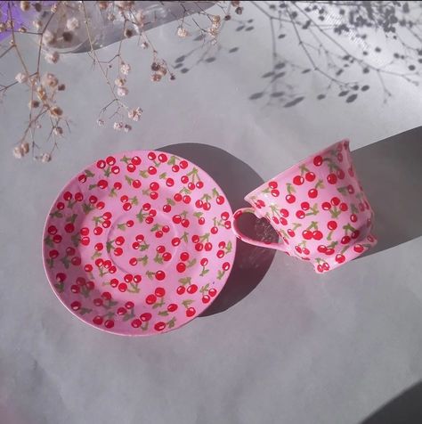 Pottery Painting Ideas Strawberry, Girly Pottery Painting, Pottery Painting Ideas Cherry, Cherry Pottery Painting, Pink Pottery Aesthetic, Cherry Bowl Painting, Color Me Mine Ideas, Diy Projects To Make And Sell, Ceramic Cafe