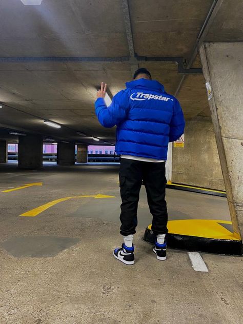 Trapstar Hyperdrive Jacket, Royal Blue Streetwear Outfit, Royal Blue Hoodie Outfit Men, Royal Blue Jacket Outfits, Royal Blue Outfit Men, Royal Blue And Black Outfit, High Nike Socks, Royal Blue Hoodie Outfit, Blue Trapstar Jacket