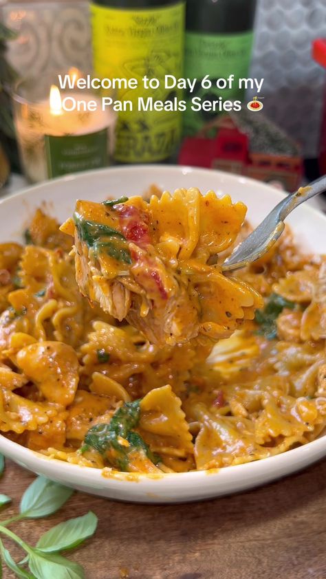 Marry Me Chicken Pasta 💍 This recipe is such a crowd-pleaser and it only takes about 30min. The best part? It comes together in one pan! Here’s how I made it: - 1/2 lb chicken - 1/2 lb pasta of choice - 1/4 cup sun-dried tomatoes, jullienned (plus oil) - 2 T butter - 1 medium shallot, diced - 1 t salt, to taste - 1 t Italian seasoning - 1/2 t onion powder - 1 t pepper, to taste - 1/2 t paprika (can sub smoked) - 1/2 t chicken bouillon - Dash of cayenne, optional - 1/2 t red pepper, to taste - 6-8 cloves garlic, to taste - Olive oil - 2.5 cups chicken broth - 1/2 cup half & half (or cream) - 1/2 cup fresh parmesan (plus more to garnish) - Handful of spinach - Fresh basil, torn, to taste 1. In a large sauce pan, heat about 1 T of sun-dried tomato oil and 1 T butter over medium heat. Cook yo Cannoli Bars, Tomato Oil, Marry Me Chicken Pasta, Creamy Cajun Pasta, Marry Me Chicken Recipe, Marry Me Chicken, Pesto Pasta Recipes, Chicken Bouillon, Sauce Pan