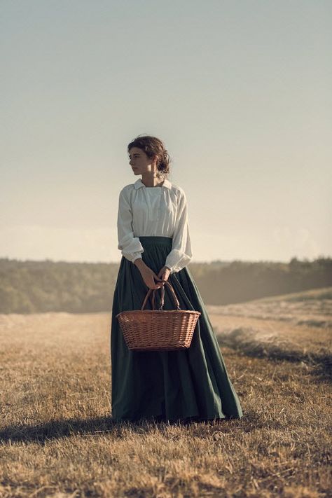 Historical Reference Photos, Colonial Woman Aesthetic, Woman In A Field, 1800 Women, Prairie Woman, Women Standing Reference, Historical Photoshoot, Woman Holding Basket, Holding Basket Pose Reference