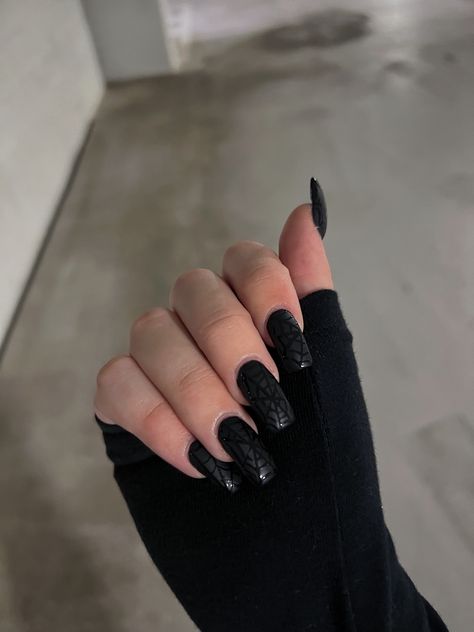 Black Nails Spider, Black Spiderman Nails, Black Spider Web Nails, Spider Web Acrylic Nails, Web Acrylic Nails, Black Halloween Nail Designs, Halloween Nails Designs, Black Halloween Nails, Miles Spiderman