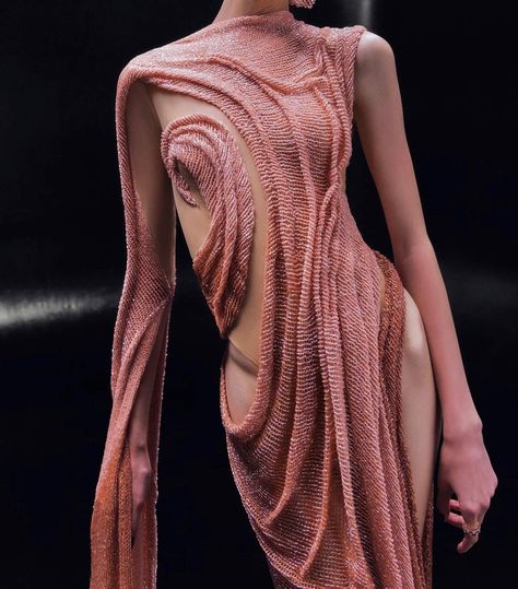 Junk Couture, Evermore Fashion, Valdrin Sahiti, Fit Board, Arty Fashion, Knitwear Collection, Collection Couture, Resort 2023, Creation Couture