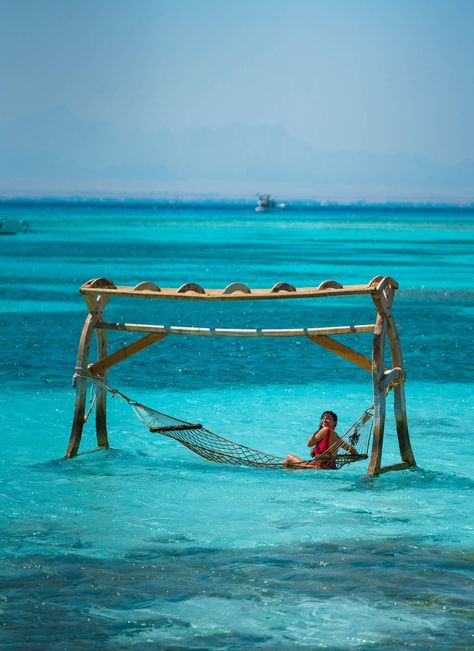 swing on Paradise Island Egypt Paradise Island Hurghada, Hurghada Egypt Beach, Hurghada Egypt, Travel Destinations Bucket Lists, Travel Locations, Paradise Island, Best Beaches, Turquoise Water, Central America