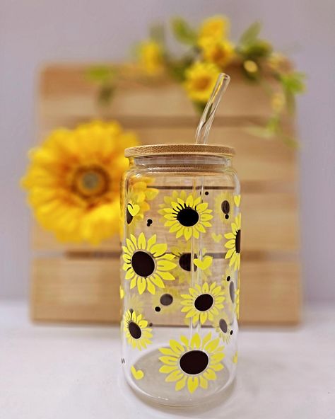 Brighten up your day with this Sunflower glass can cup 🌻 💛 ✨️Available in my Etsy shop✨️ #sunflower #sunflowerglasscup #bright #floral #glasscancup #yellowflowers #yellow #botanical #smallbusiness #etsy #etsyshop #drinkware #cutecup #girly Glass Can Cups, Spiral Christmas Tree, Santas Favorite Ho, Gold Snowflake, Christmas Tree Shop, Custom Cups, Gold Polka Dots, Green Christmas Tree, Cute Cups