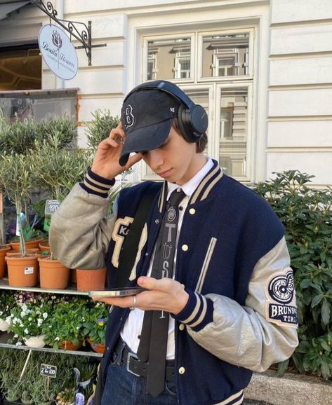 Varsity Jacket Outfit Mens, Varsity Jacket Aesthetic, Varsity Outfit, Headphone Outfit, Baseball Jacket Outfit, Boys School Outfits, Varsity Jacket Outfit, Vintage Varsity Jacket, Tie Outfit