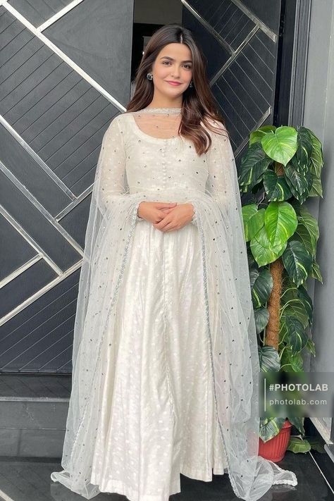 White Anarkali Suits, White Anarkali, Anarkali Dress Pattern, Desi Fashion Casual, Pakistani Fancy Dresses, Beautiful Pakistani Dresses, White Gown, Fancy Dresses Long, Indian Dresses Traditional