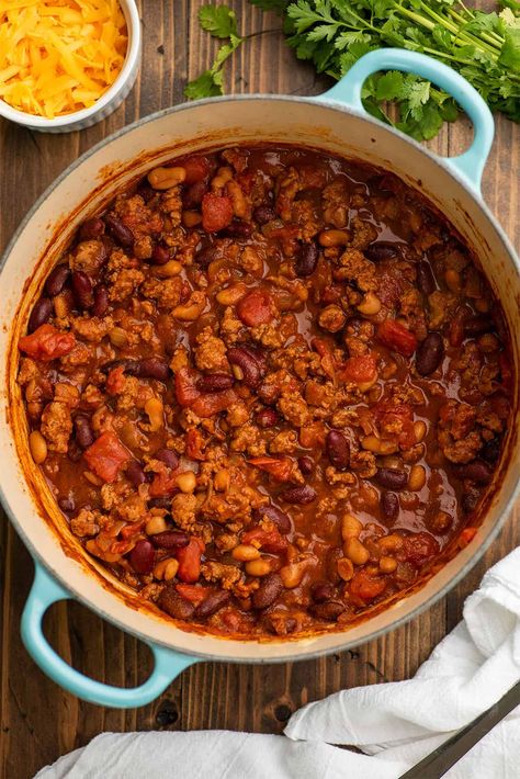 Quick Ground Turkey Chili - Baking Mischief One Pot Turkey Chili, Easy Turkey Chili Recipe Stovetop, Spicy Turkey Chili, Ground Turkey Chili Recipe, Baking Mischief, Recipes Using Ground Turkey, Busy Weeknight Meals, Turkey Chili Recipe Easy, Easy Turkey Chili