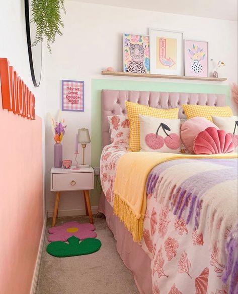 Pastel Electric Bedroom, Colourful Pastel Bedroom, Cozy Colourful Bedroom, Bedsit Ideas, Inside Barndominium, Multicolor Bedroom, Lighting Over Table, Dining Room Lighting Over Table, Nhs Nurse