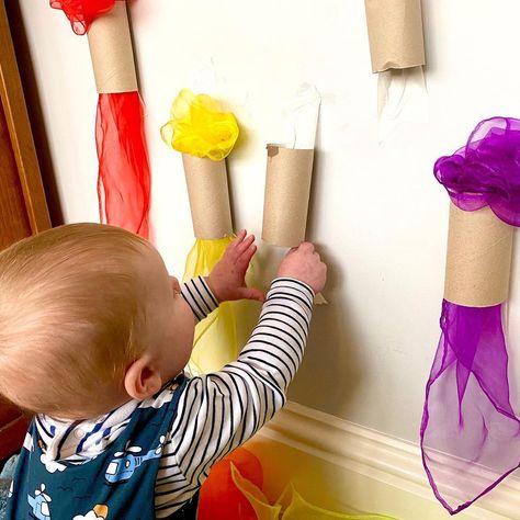 Simple play ideas! on Instagram: “🧣scarf wall pull🧣 We put our scarf snakes onto the wall this morning for this gross motor focused activity. Alfie’s trying desperately…” Physical Development Activities, Infant Toddler Classroom, Toddler Fine Motor Activities, Gross Motor Activity, Infant Classroom, Fine Motor Activities For Kids, Teacher Craft, Montessori Toddler Activities, Toddler Classroom