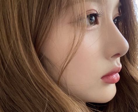 Side Profile Woman, Sullyoon Icon, Pretty Nose, Perfect Nose, Nmixx Sullyoon, Button Nose, You're So Pretty, Female Profile, Nose Job