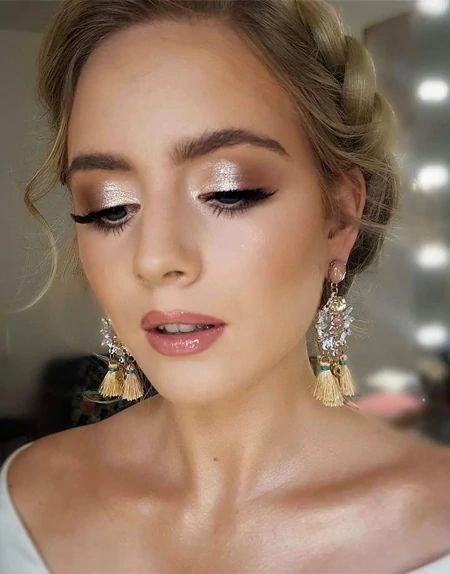 10 Bridal Makeup Ideas and Top Tips for Going DIY – Clear Wedding Invites Wedding Makeup For Blue Eyes, Wedding Makeup Blue, Summer Wedding Makeup, Simple Wedding Makeup, Pale Makeup, Wedding Eyes, Wedding Guest Makeup, Wedding Eye Makeup, Glam Wedding Makeup