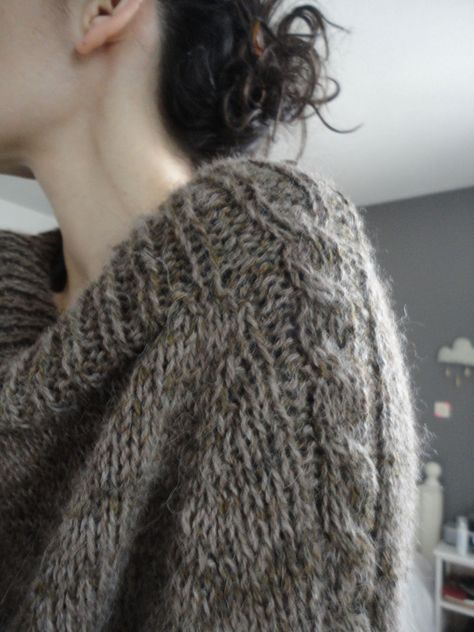 modèle tricot pull aiguille 10 Mohair Sweaters, Pull Mohair, Knit Clothing, Knit Ideas, Knitting Tutorial, Easy Knitting, Knit Outfit, Winter Garden, Sweater Pattern