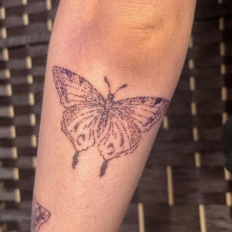 Cute dotty butterfly from my Spring flash for Elli! Thank you so much lovely gal! 🫶🏻 (Please excuse the stencil that didn’t want to budge) Link in bio to book March/April! I only have two slots left for my London guest spot in April, don’t miss out if you wanted a poke while I’m in town! #handpoke #handpoketattoo #ukhandpoke #handpokeartist #butterflytattoo Spot For Tiny Tattoo, Stick And Poke Butterfly Tattoo, Stick And Poke Butterfly, Butterfly Stick And Poke, Butterfly Tattoo Stick And Poke, Stick And Poke Bug Tattoo, Stamp Tattoo Butterfly, Smiley Face Tattoo, Jewel Tattoo