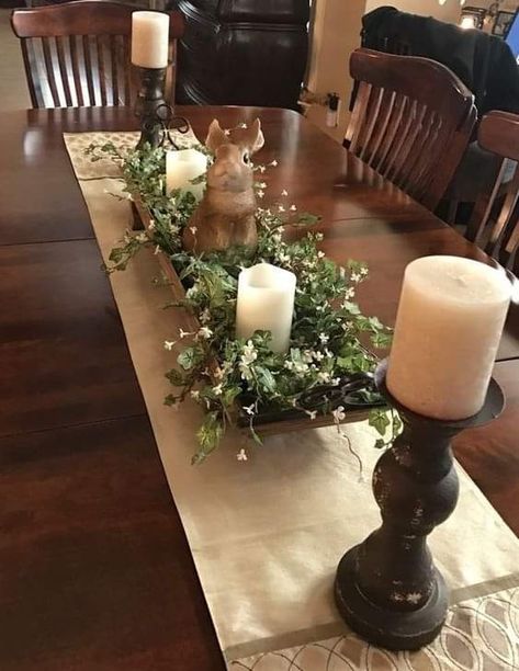 Table With Candles, Beautiful Dining Room Table, Farmhouse Style Dining Room, Decor Centerpieces, Creative Centerpieces, Dining Room Centerpiece, Spring Table Decor, Dining Room Table Centerpieces, نباتات منزلية