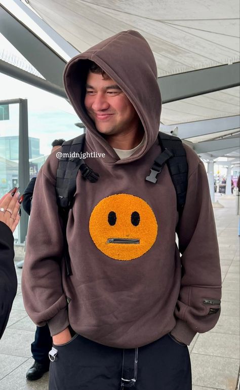 calum hood ♡ 5sos Widget, Callum Hood, Calum 5sos, 5sos Songs, Hood Wallpapers, Jet Black Heart, 5sos Pictures, Calum Thomas Hood, Five Seconds Of Summer