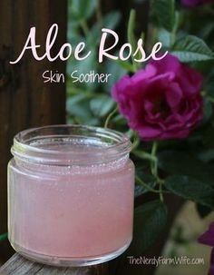 Aloe Rose Skin Soothing Gel - for sunburns, bug bites, rashes, acne, etc. #DIY #skincare Diy Kosmetik, Homemade Lotion, Soothing Gel, Bug Bites, Homemade Bath Products, Diy Skincare, Skin Care Recipes, Beauty Recipe, Diy Skin Care