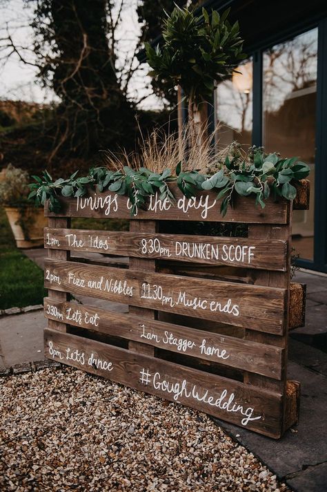 DIY wooden pallet order of the day wedding sign with personalised wedding hashtag | wedding sign | wedding signage | wedding DIY | DIY decor ideas | wedding decor | rustic wedding decor | wedding timeline sign | Jessica Grace Photography Cheap Wedding Signs, Wooden Pallet Wedding Ideas, Wooden Pallet Wedding, Rustic Wedding Signs Diy, Order Of The Day Sign, Pallet Wedding Signs, Rustic Signage, Rustic Wedding Signage, Wasing Park