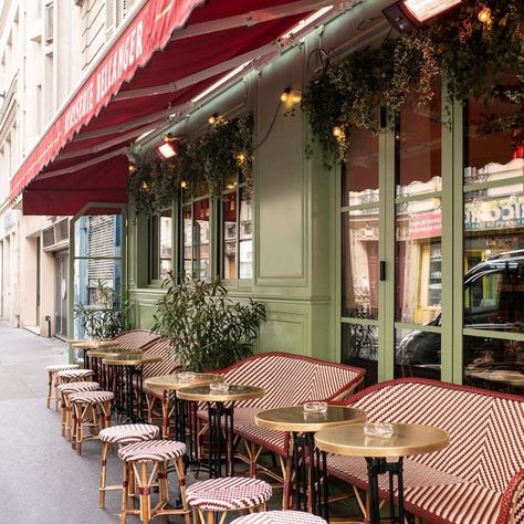 France Restaurant Design, Classic French Restaurant Interior, Bistro Interior Design Ideas, French Brasserie Interior, French Restaurant Interior Design, Cafe Terrace Design, Cafe Bistro Design, French Bistro Interior, French Restaurant Design