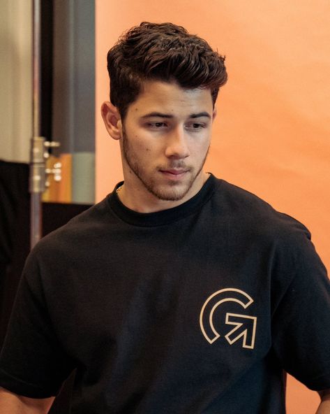 Jonas Brother, Joe Jonas, Celebrity Dads, Nick Jonas, Jonas Brothers, Best Outfits, Ex Machina, Fan Fiction, Priyanka Chopra