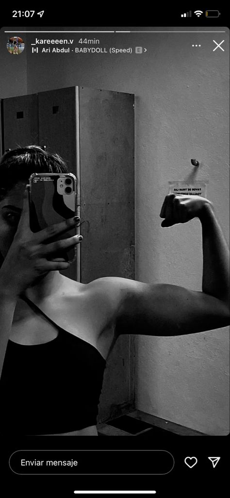 How To Take Photos In Gym, Gym Progress Pictures Women, Gym Rat Motivation, Gym Selfie Poses Women, Gym Pics Instagram, Gym Selfie Ideas, Poses Gym Mujer, Gym Pics Women, Gym Rat Aesthetic Women