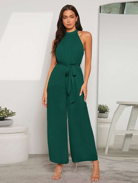 Mono Verde Outfit, Semi Formal Outfits For Women Wedding, Women Jumpsuit Outfits, Jumpsuit Outfit Summer, Emerald Green Jumpsuit, Jumpsuit Outfits, Comfy Jumpsuits, Halter Neck Jumpsuit, Jumpsuit For Women