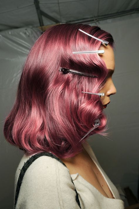 vivalafashi0n: this color OMG Ronze Hair, Curly Crop, Flapper Girls, Scene Girl, 1940s Hairstyles, Pinup Style, Cranberry Color, Beauty Mark, Vintage Glam