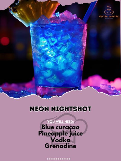 Halloween Vodka Shots, Light Alcoholic Drinks, Neon Drinks, Shots Alcohol Recipes, Vodka Blue, Halloween Party Drinks, Halloween Drinks Alcohol, Fun Drinks Alcohol, Pretty Alcoholic Drinks