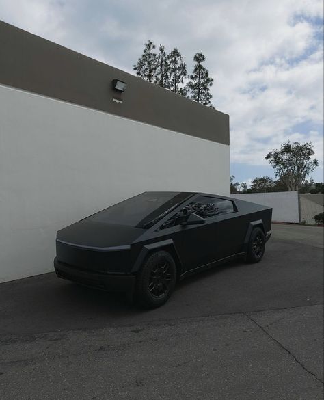 Sleek Black Car, Lamborghini Truck Black, Black Cybertruck, Black Muscle Car Aesthetic, Elizabeth 2, Moto Car, Dream Cars Mercedes, Tesla Cybertruck, New Luxury Cars