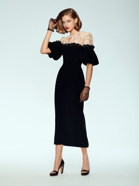 LOOKBOOK: ULYANA SERGEENKO Fall Winter 2020.21 Collection Ulyana Sergeenko, Mode Chanel, To Wear, Classy Dress Outfits, Looks Chic, Lace Collar, Looks Vintage, Classy Dress, Couture Dresses