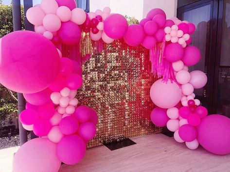 Pink Shimmer Backdrop, Festa Pink Party, Pink Balloon Wall, Barbie Backdrop, Gold Shimmer Wall, Balloons And Streamers, Shimmer Backdrop, Shimmer Wall Backdrop, Sweet 16 Party Decorations