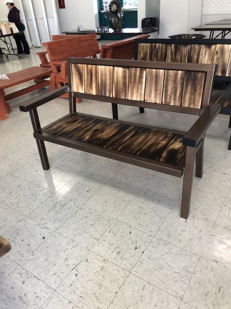 This wooden metal bench was made by Emily Johns, it won 1st place at the Kern County Fair 2018, Junior Division, large metal projects. FFA 4-h Welding Projects, Ag Welding Projects, 4h Welding Project Ideas, Ffa Welding Projects, Large Welding Projects, Ag Shop Projects, Ag Projects Ideas, Ffa Projects Ideas, Ag Mech Projects