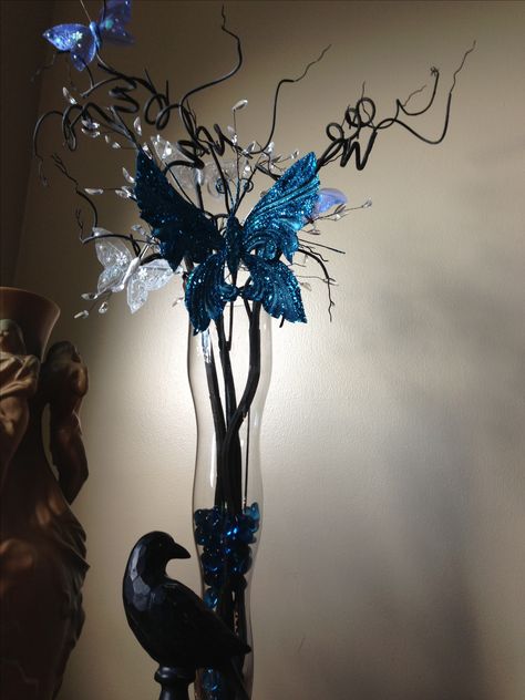 Corpse Bride theme wedding centerpiece! Corpse Bride Decor Ideas, Corpse Bride Theme Wedding, Corpse Bride Wedding Aesthetic, Coraline Centerpieces, Tim Burton Wedding Theme, Corpse Bride Wedding Theme, Corpse Bride Theme, Bride Corpse, Bride Theme