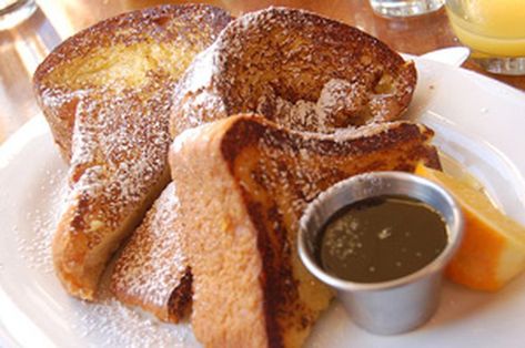 Canadian French Toast Recipe Canadian Breakfast, Canadian French, Chocolate Babka, Bread Dip, Stale Bread, Canadian Food, Brunch Spots, French Toast Recipe, Michelin Star