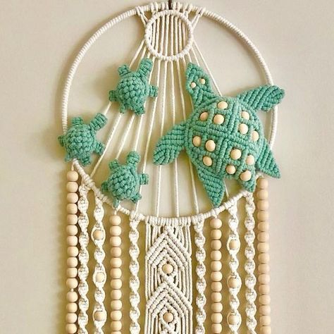 Macrame Whale Tail Tutorial, Diy Turtle Decor, Macrame Duck, Macrame Things To Make, Macrame Turtle Tutorial, Macrame Nautical, Beachy Macrame, Macrame Dragon, Macrame Unicorn