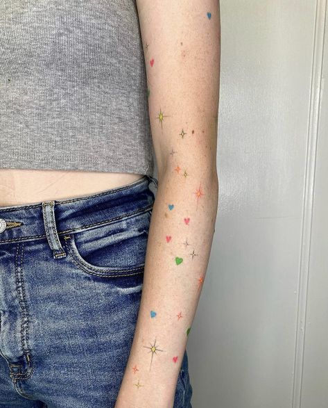 Coloured Star Tattoo, Confetti Tattoo Ideas, Colorful Stars Tattoo, Beautiful Tattoo Designs, Rainbow Tattoos, Princess Tattoo, Wicked Tattoos, Handpoke Tattoo, Small Pretty Tattoos