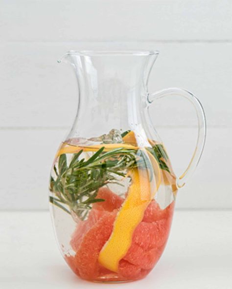 Orange Grapefruit Rosemary Infused Water Rosemary Infused Water, Grapefruit Water, Grocery Checklist, Infused Water Recipes, Wellness Recipes, Water Recipes, Water Glass, Fresh Rosemary, Infused Water