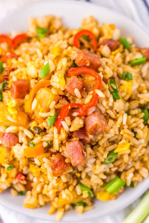 This quick and easy Hawaiian Fried Rice recipe features sweet pineapple, savory ham, and a medley of colorful vegetables. Hawaiian Rice, Easy Pie Crust Recipe, Best Baked Chicken Recipe, Hawaiian Fried Rice, Cruffin Recipe, Hawaiian Chicken Recipes, Pie Crust Recipe Easy, Easy Pie Crust, Making Fried Rice