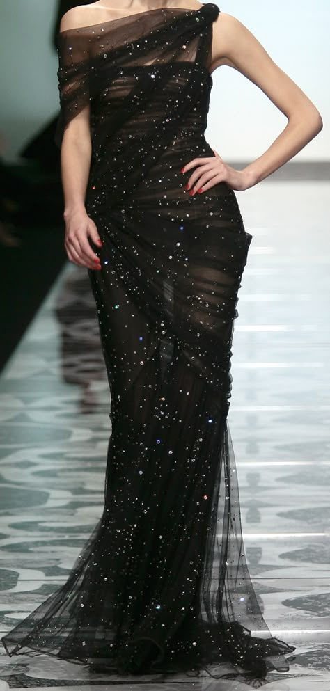 * Mob Gowns, Prom Attire, Valentino Couture, Black Gown, Couture Gowns, Looks Chic, Gorgeous Gowns, Elie Saab, Beautiful Gowns